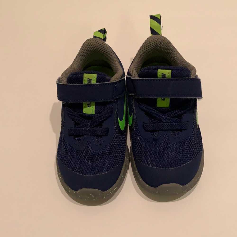 Boy Size 6C Nike Sneakers